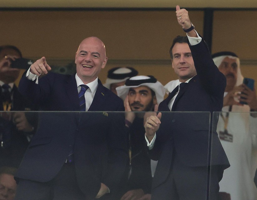 Ook FIFA-voorzitter Gianni Infantino (links) is uiteraard van de partij. 