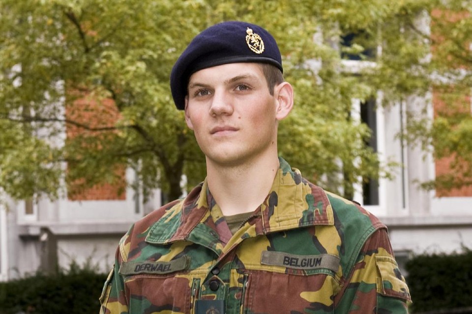 verkopen Kinderrijmpjes Vet Simon is beste militaire student (Hasselt) | Het Nieuwsblad Mobile