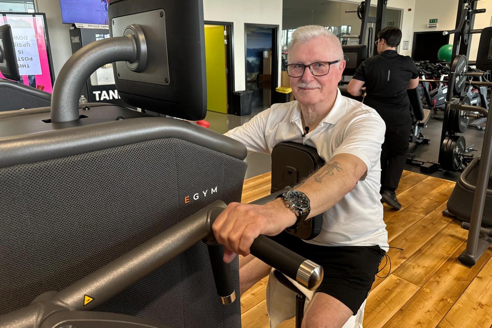 De 85-jarige Camiel De Smet bezoekt nog drie keer per week de Gym Plus Fitness in Schotte.