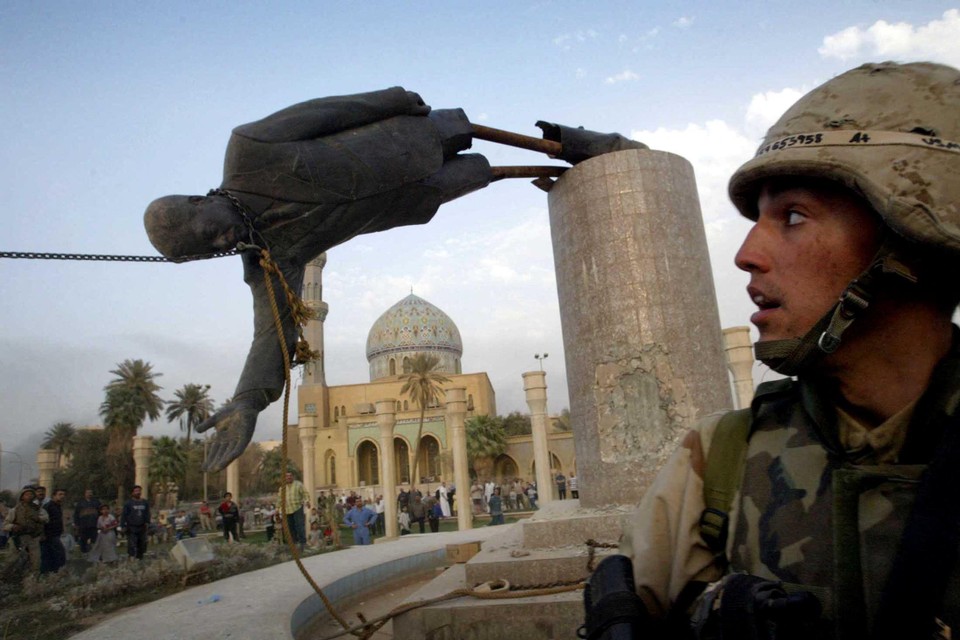 Enkele weken na de invasie veroverden Amerikaanse troepen Bagdad.