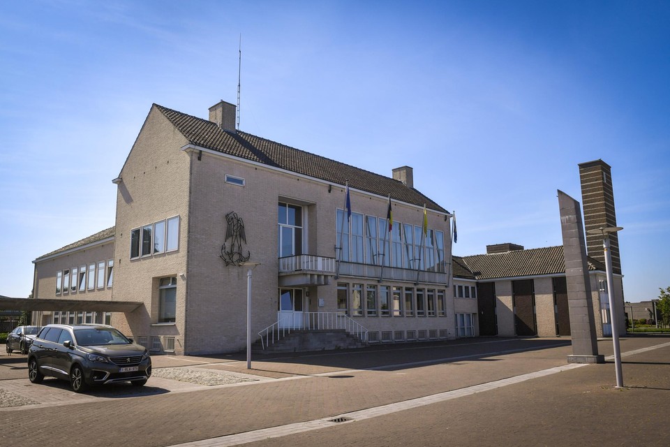 Het gemeentehuis in Ravels. 