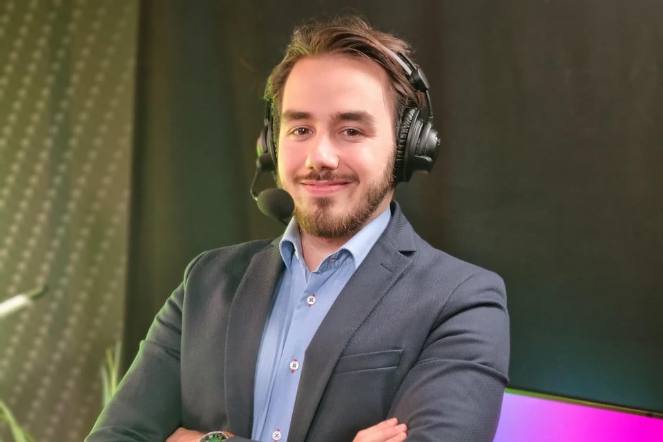 Bij Syntra kun je nu een cursus volgen om esports commentator te worden.