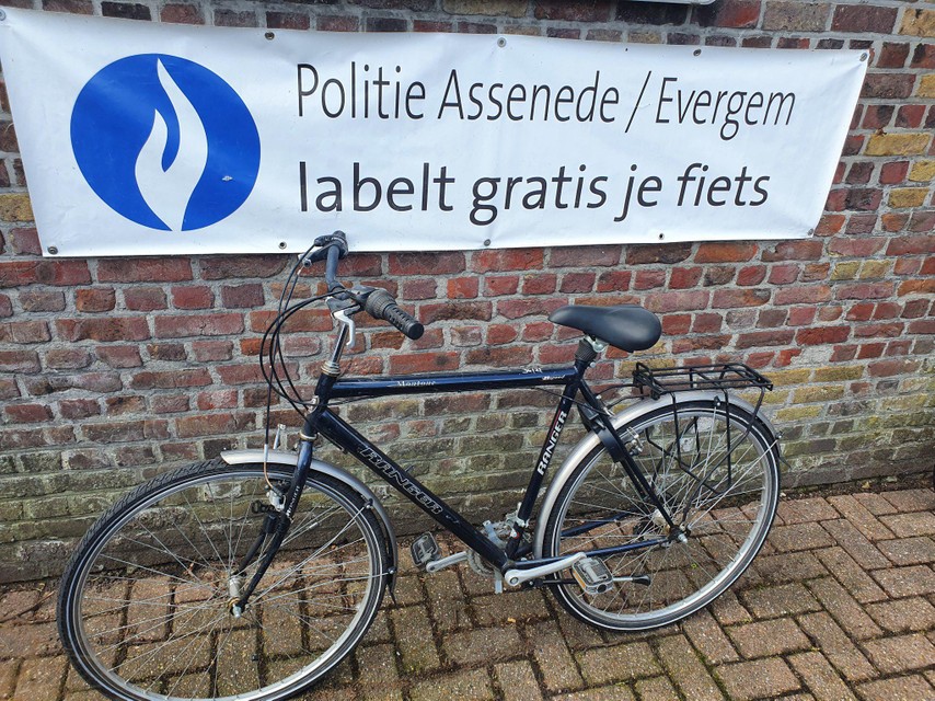 Besnoeiing Humanistisch Plateau Politie zoekt eigenaars van gestolen fietsen | Het Nieuwsblad Mobile