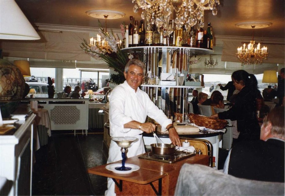 Domenico lavora in un ristorante nel Parco Alberto I.