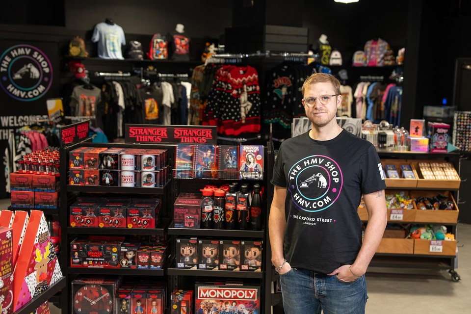 Phil Halliday, directeur van HMV: “Onze winkel in Wijnegem heeft de verwachtingen in de eerste maanden helemaal ingelost voor de verkoop van vinyl en popcultuurproducten.”