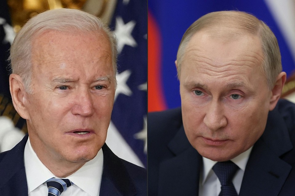 Joe Biden (links) en Vladimir Poetin (rechts). 