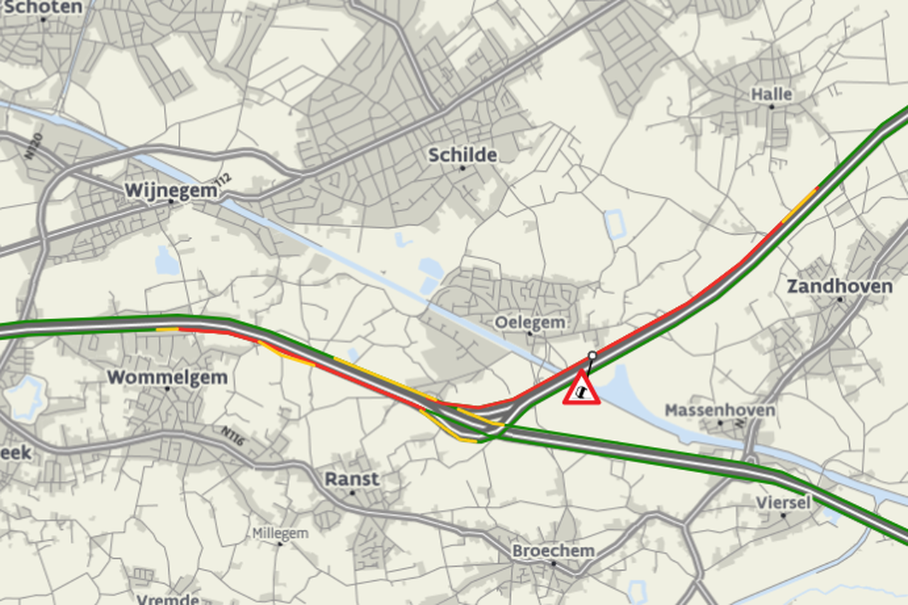 Snelweg E34 In Ranst Volledig Versperd Richting Antwerpen Door Ongeval 