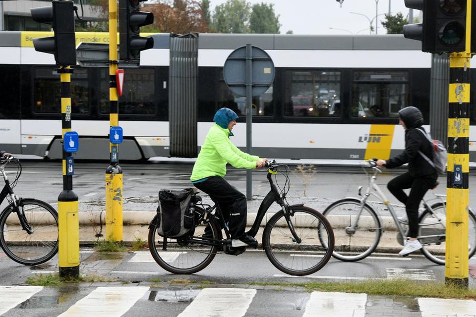 Het aantal fietsers kende een enorme groei, maar De Lijn blijft het grootste zorgenkind in Antwerpen. 