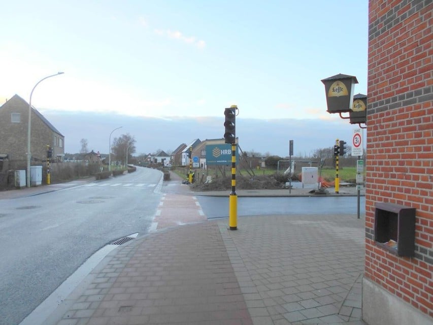 Het kruispunt aan de Sint-Corneliuskapel in Beerse is uitgerust met slimme verkeerslichten.