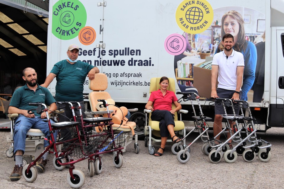 Concurreren Kano Post impressionisme Fietsatelier herstelt en verkoopt afgeschreven, oude rolstoelen  (Willebroek) | Het Nieuwsblad Mobile