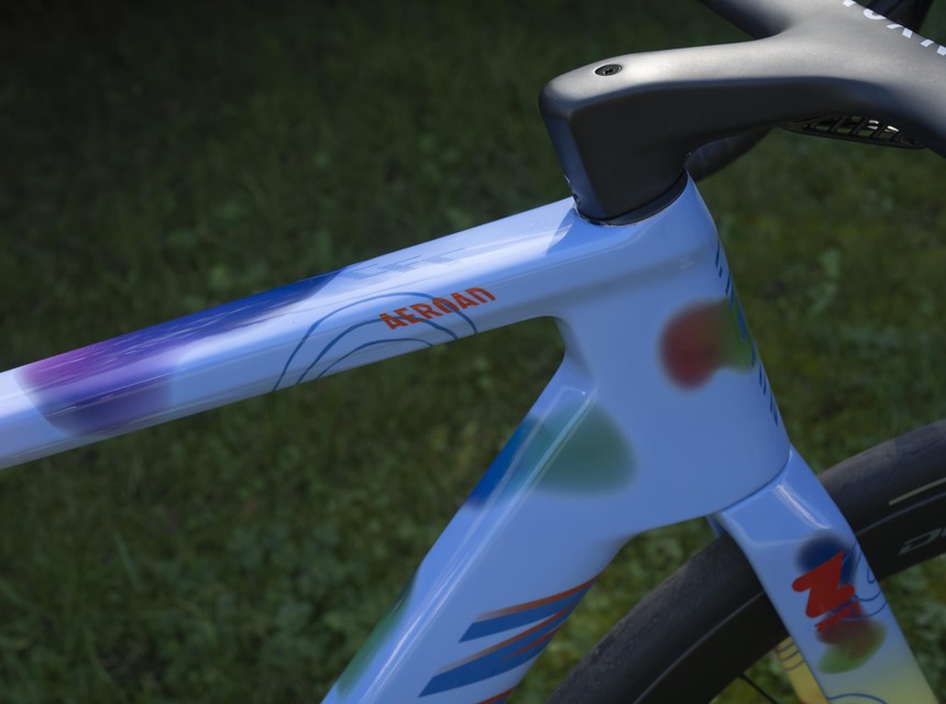 Geslaagd of niet? Mathieu van der Poel rijdt rest van de Tirreno op speciale  fiets | Het Nieuwsblad Mobile