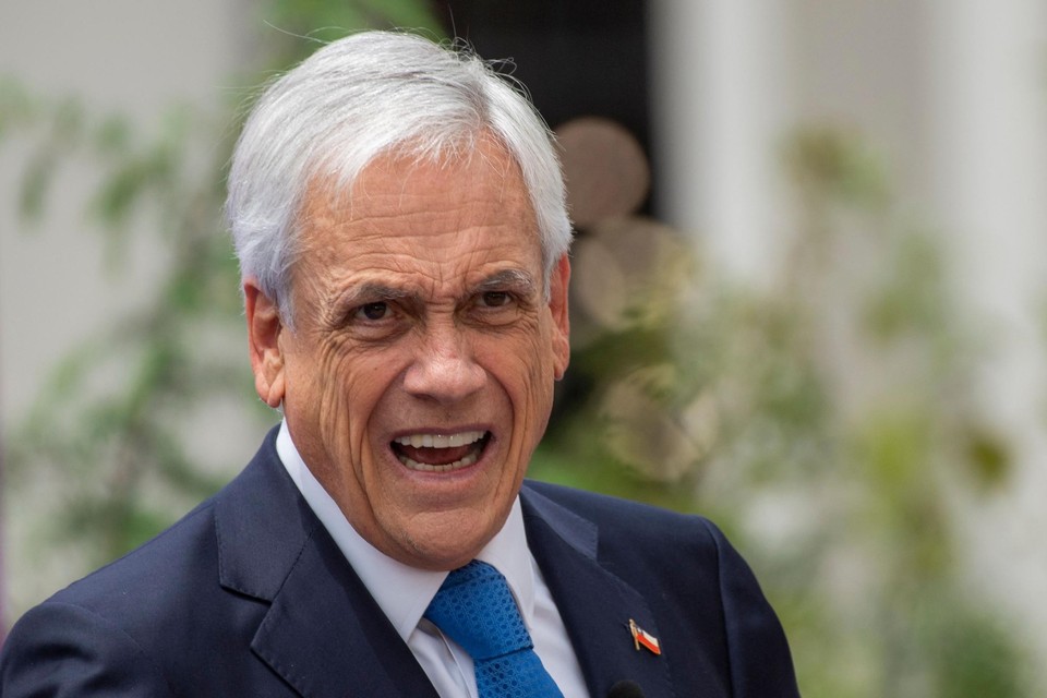 Sebastian Piñera mag aanblijven als president. 