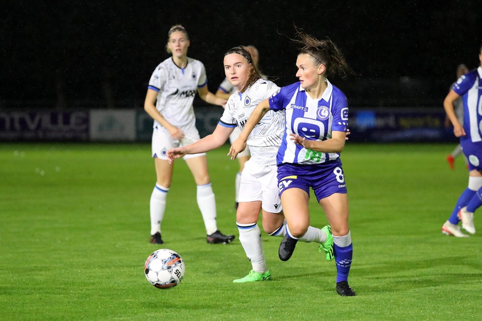 “We go to Club YLA with the belief that we can take three points,” says 24-year-old Emma Van Britsom (right).