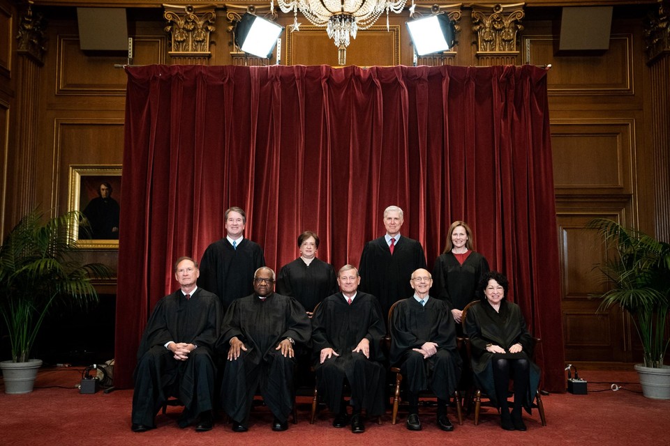 De negen rechters van het Supreme Court. 