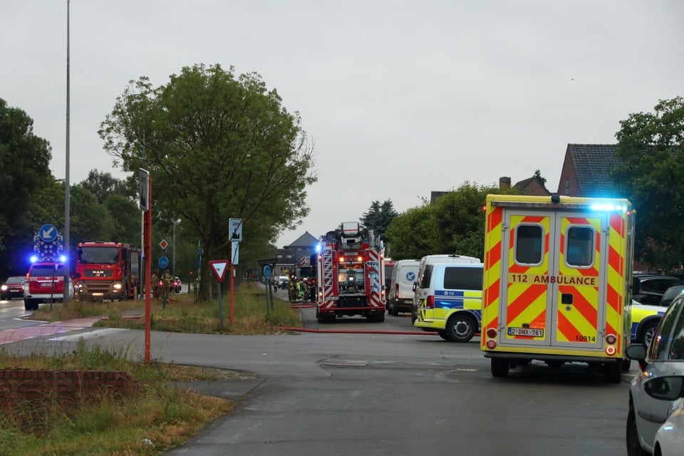 Police and public prosecutor investigate possible arson: Caravan next to the house goes in flames (Moerbeke-Waas)