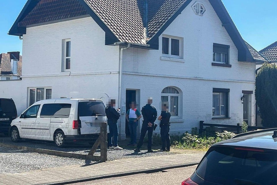 A house on the pastor Paquaylaan is one of the locations where a house search was carried out