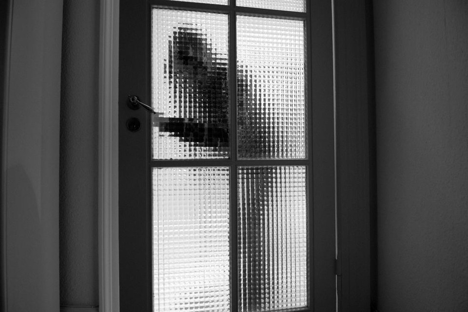 Inbrekers sloegen toe in een woning in de Veldstraat.