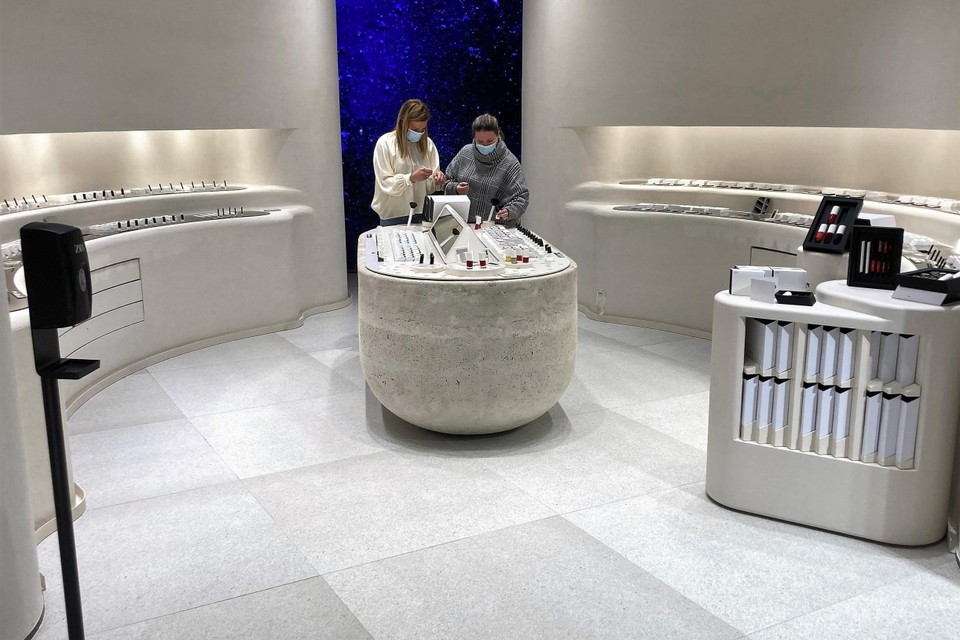 De exclusieve beauty corner van de nieuwe flagshipstore van de nu dubbel zo grote Zara.