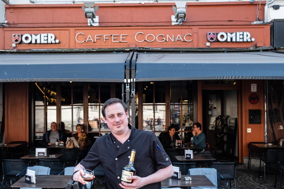 Na bijna 20 jaar moet Caffee Cognac plots van naam veranderen: “Tegen zo'n  mastodont gaan we niet in het verzet” (Aalst) | Het Nieuwsblad Mobile