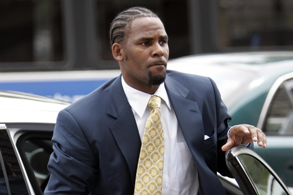 Flickan R. Kelly “attacked and filmed” vid 14 är nu redo att vittna Flickan R. Kelly “attacked and filmed” vid 14 är nu redo att vittna