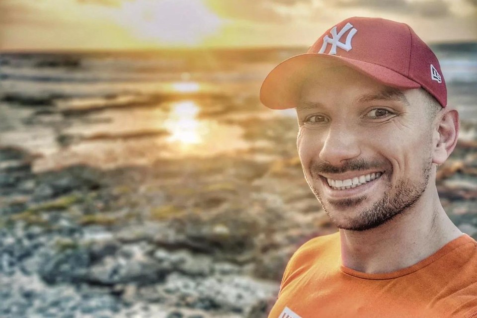Davy zou zaterdag veilig geland moeten zijn in België, maar mocht het vliegtuig niet op.
