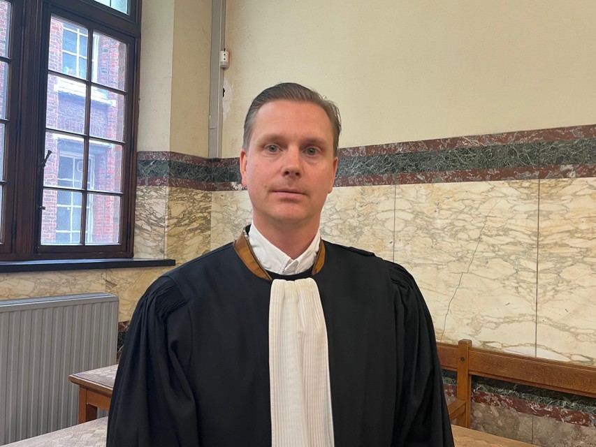 Robbie Dewaele, ZB lawyer, initially asks the release under conditions and subordinate electronic supervision.