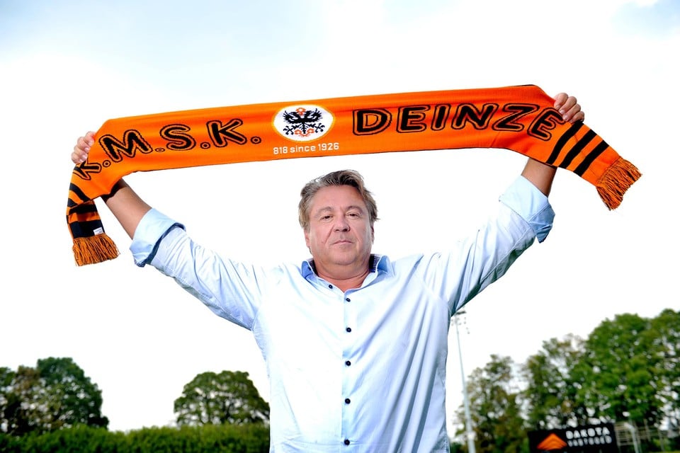 Voetbalvoorzitter Denijs Van De Weghe kondigde donderdag twee belangrijke transfers aan in het programma ‘Rad van Fortuin’.