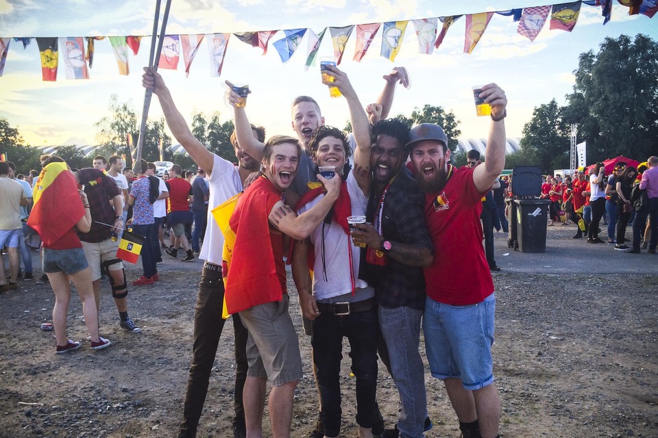 Tifosi nel giardino dei tifosi durante un precedente torneo per i Red Devils. 