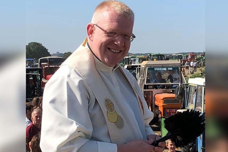 Pastoor Andy Penne is teleurgesteld in de ontkerkelijking van de laatste jaren, maar merkt ook dat de coronacrisis haar stempel drukt op de cijfers van zijn vier parochies.