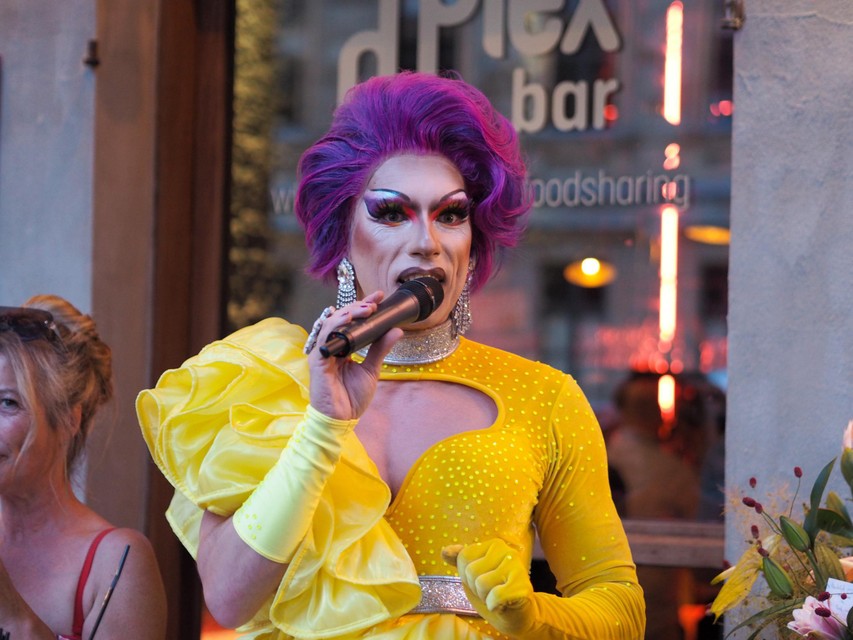 “Evenings with shows by drag kings or queens, DJs or burlesque dancers are certainly possible.” 