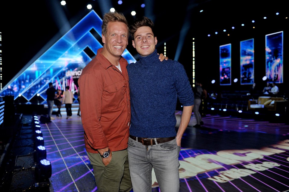 James Cooke, goed gebruind na zijn avontuur in ‘Over de oceaan’, en Dorian Liveyns.
