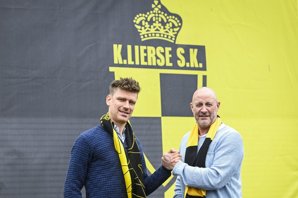Jo Christiaens (l.) en T2 Geert Emmerechts (r.) nemen vanaf volgend seizoen het sportieve roer over bij Lierse Kempenzonen.