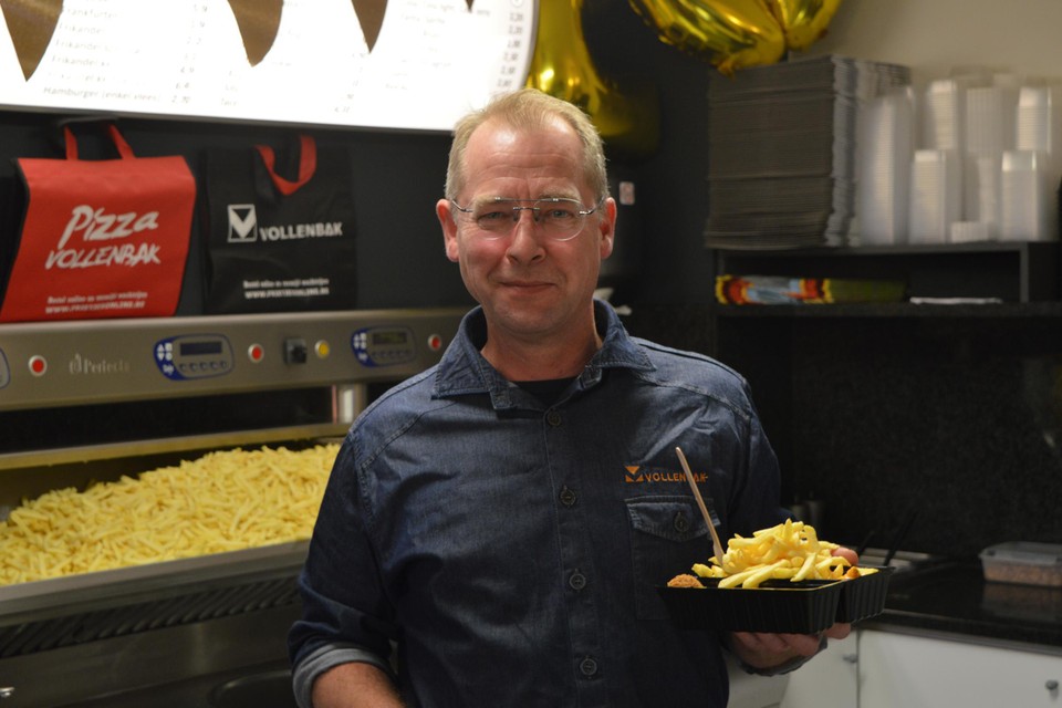 Stefan Devoldere liet een herbruikbaar frietbakje ontwerpen voor zijn frituur. “Dit spaart heel wat afval uit.”