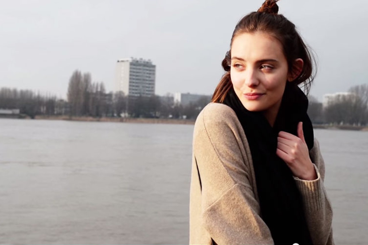 Net zo Bekijk het internet toevoegen aan Antwerpse blogster wordt gezicht Estée Lauder | Het Nieuwsblad Mobile