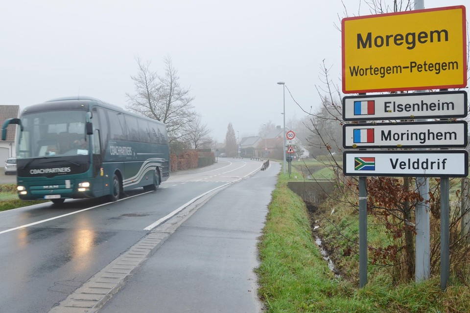Dit voorjaar wordt een trajectcontrole geplaatst op het vernieuwde gedeelte van de Oudenaardseweg in Moregem. 