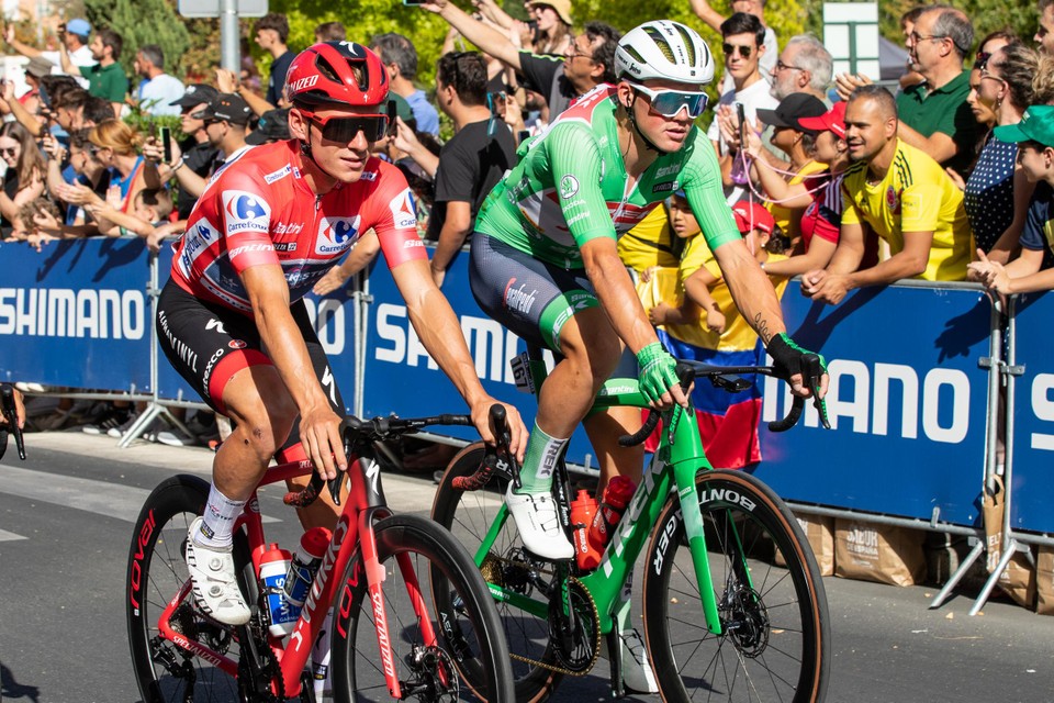 Het rood was voor Evenepoel, maar de groene puntentrui sleepte Mads Pedersen in de Vuelta in de wacht. 