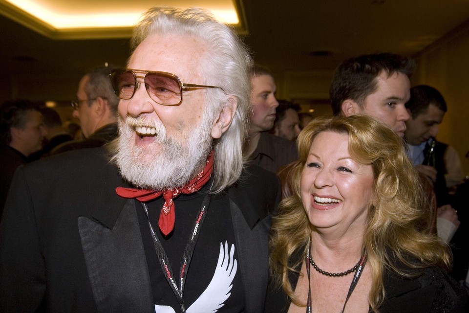 Ronnie Hawkins met zijn vrouw in 2007. 