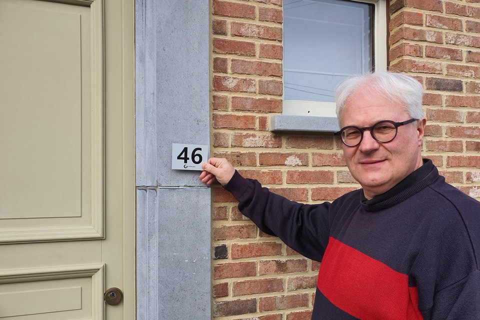 Verplicht traagheid Vermoorden Reflecterende huisnummers voor 11.000 woningen, verplichting vanaf januari  2022 (Grimbergen) | Het Nieuwsblad Mobile