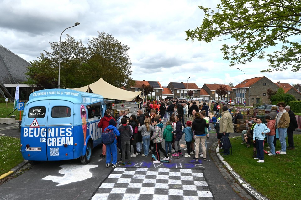 Proefopstelling geeft parking Sint-Pieterskerk opvallende metamorfose  Bas De Wilde
