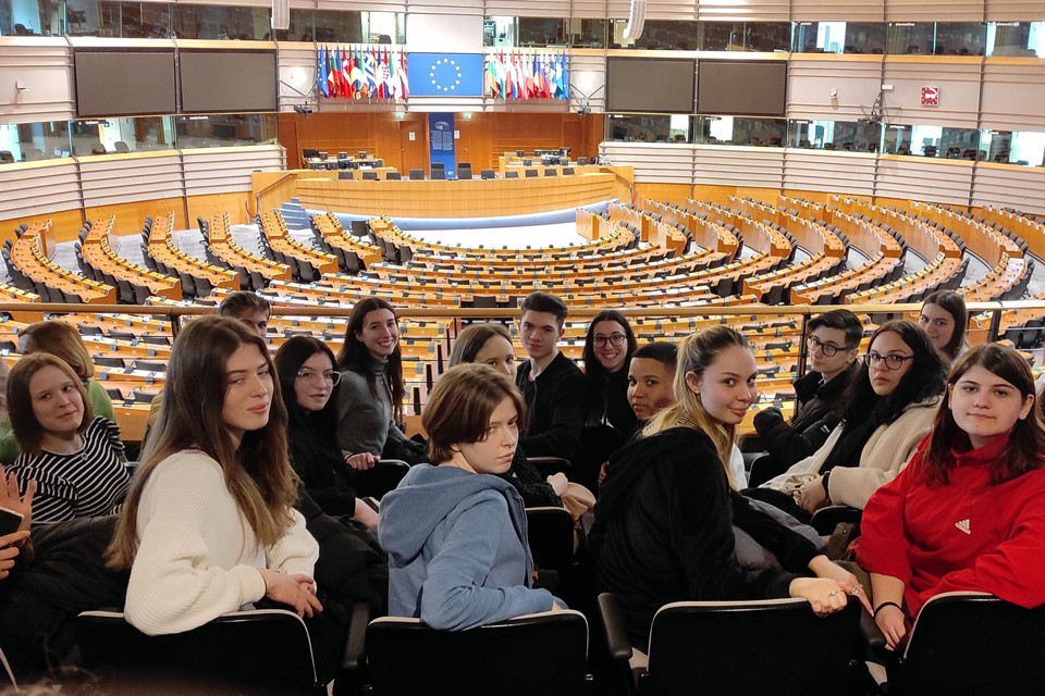 De internationale delegatie trok voor een gesprek naar het Europees Parlement.