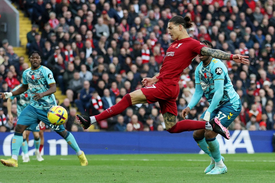 Darwin Nuñez scoorde twee keer voor Liverpool tegen Southampton.  