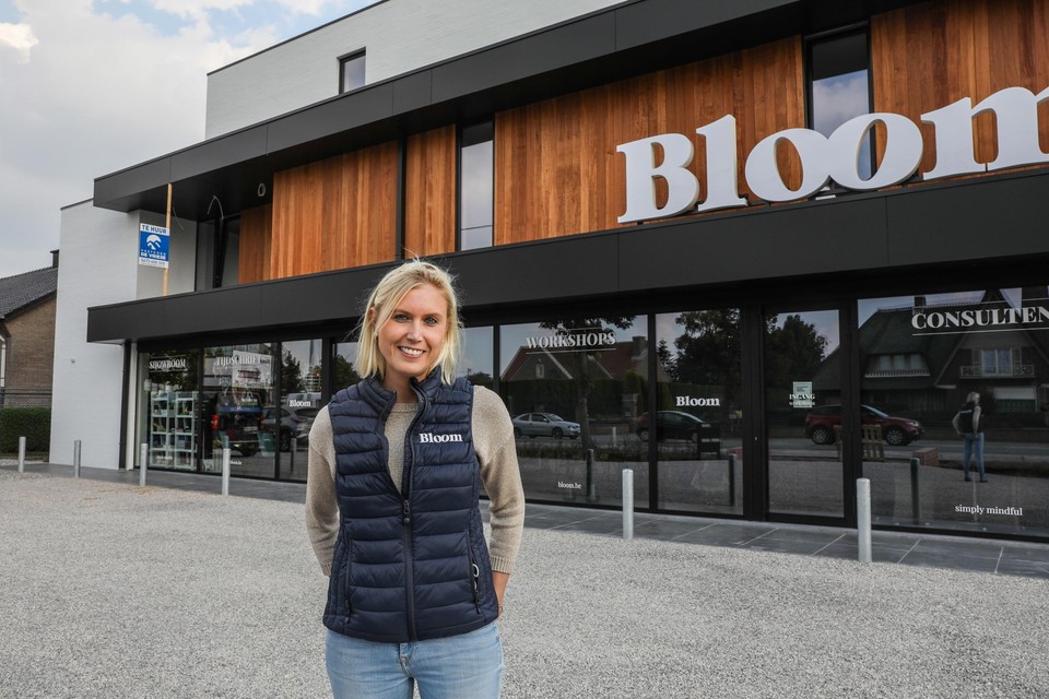 Eva is blij met de nieuwe thuis van haar Bloom in de Gentseweg: “Hier is de zichtbaarheid veel groter en stralen we uit waar we voor staan.”