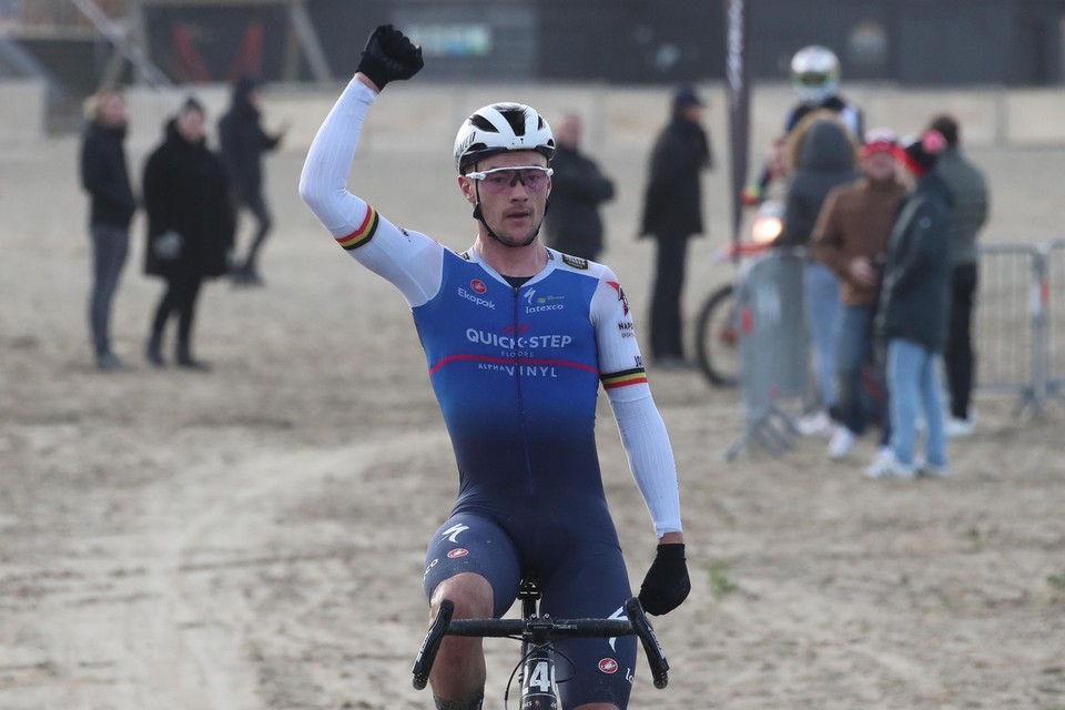 Yves Lampaert hoopt donderdag in Bredene opnieuw toe te slaan. “Ik was al eens nationaal kampioen tegen de klok en op de weg. Een driekleur in het zand zou leuk meegenomen zijn.”  