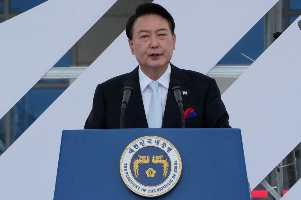 De Zuid-Koreaanse president Yoon Suk-yeol wil een uitgebreid steunpakket aan Noord-Korea toekennen als dat land zijn kernwapenprogramma ontmantelt. 