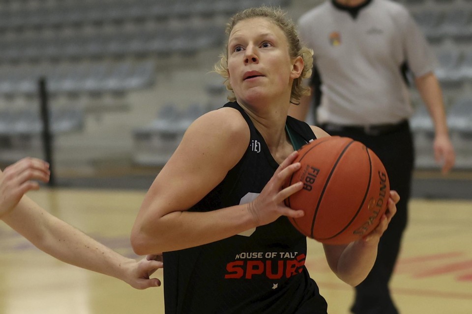 Een maatje te klein voor Castors en woensdag volgt een lastige verplaatsing naar Luik voor Silke Storme en de Spurs.