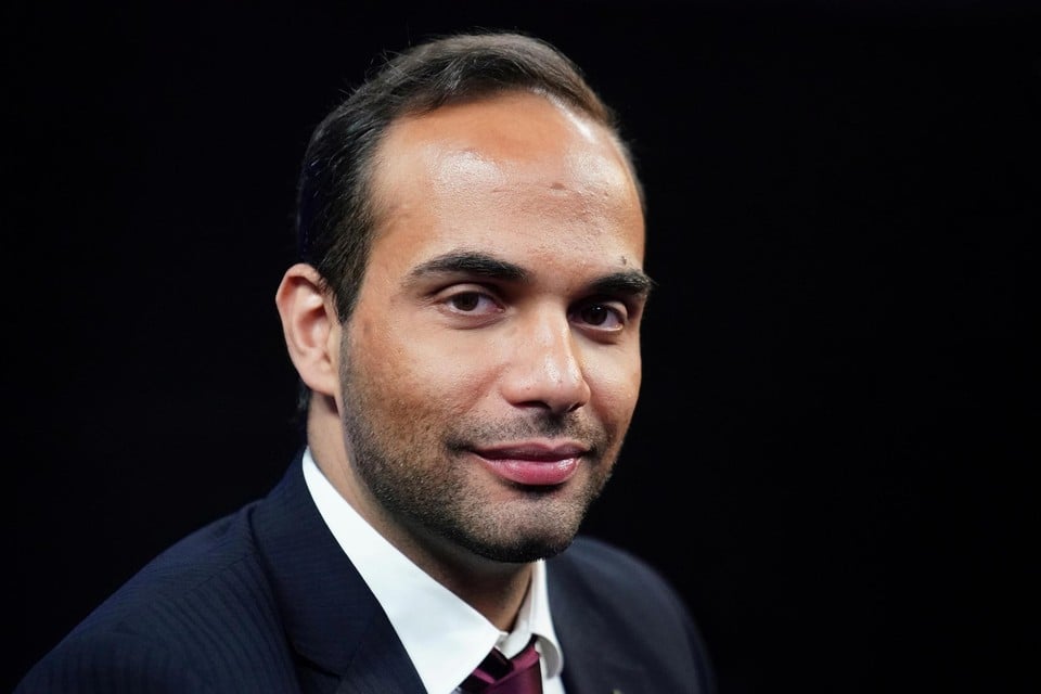 Onder meer voormalig campagneadvisier George Papadopoulos kreeg gratie.