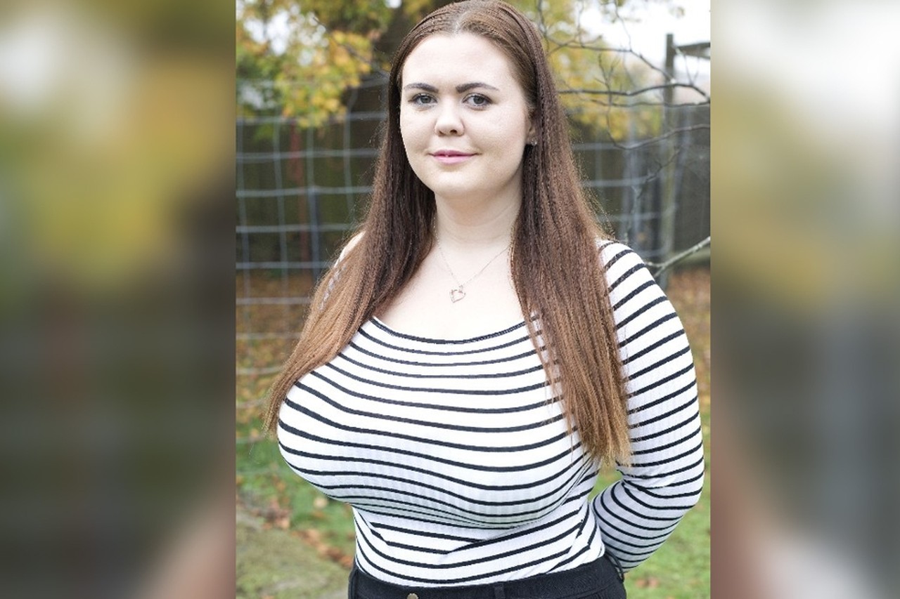 Haar borsten begonnen te groeien toen ze acht was, nu heeft Sheridan (23)  cupmaat K: “En ze zijn nog niet volgroeid” | Het Nieuwsblad Mobile