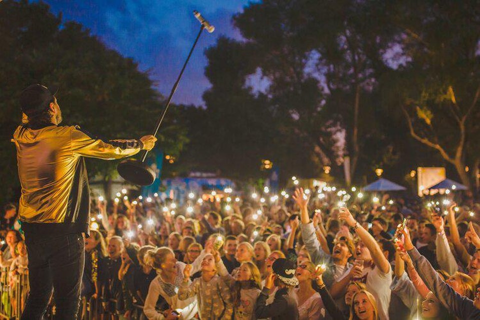 De Parkies-concerten lokken elke zomer honderdduizenden mensen over gans Vlaanderen.