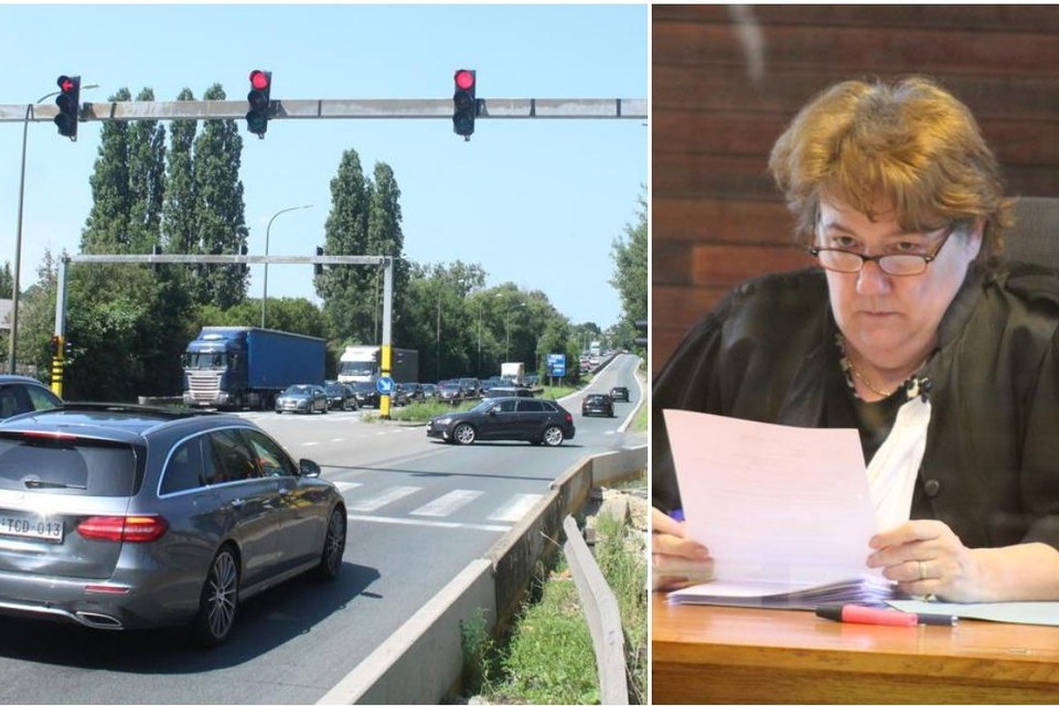 De motorrijder negeerde het rode licht en werd door politierechter Dina Van Laethem mee schuldig bevonden aan het ongeval. 