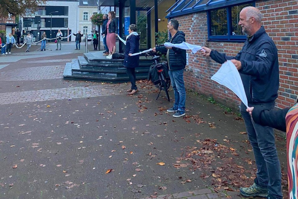 Erwin Cools (rechts), ex-directeur van Chirojeugd Vlaanderen, is de eerste voorzitter van de nieuwe adviesraad voor armoede. 